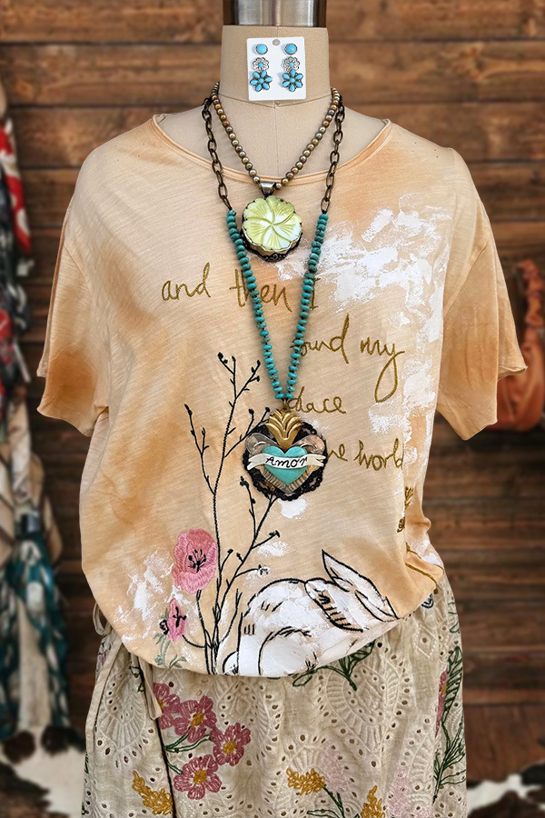 Women's t-shirt | Vintage Distressed Easter Bunny T-Shirt |westernfeelings