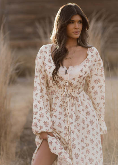 Beri Dress in Ecru Floral