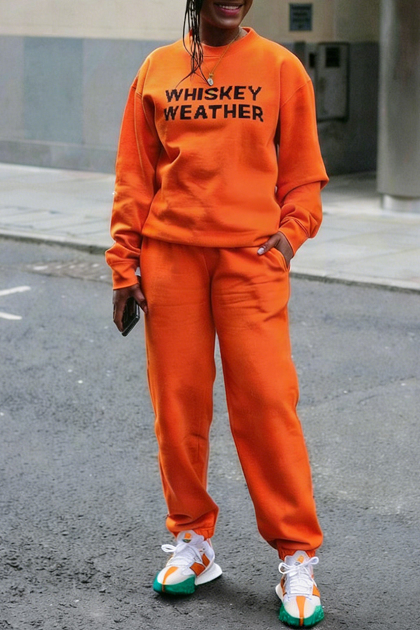 Chic Round Neck Letter Graphic Top