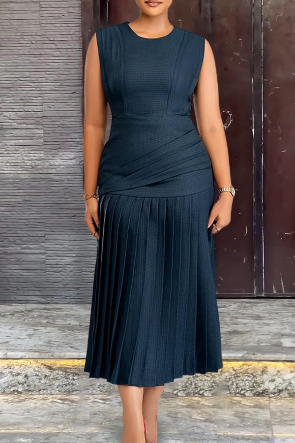 Elegant Round Neck Ruched Hem Midi Dress