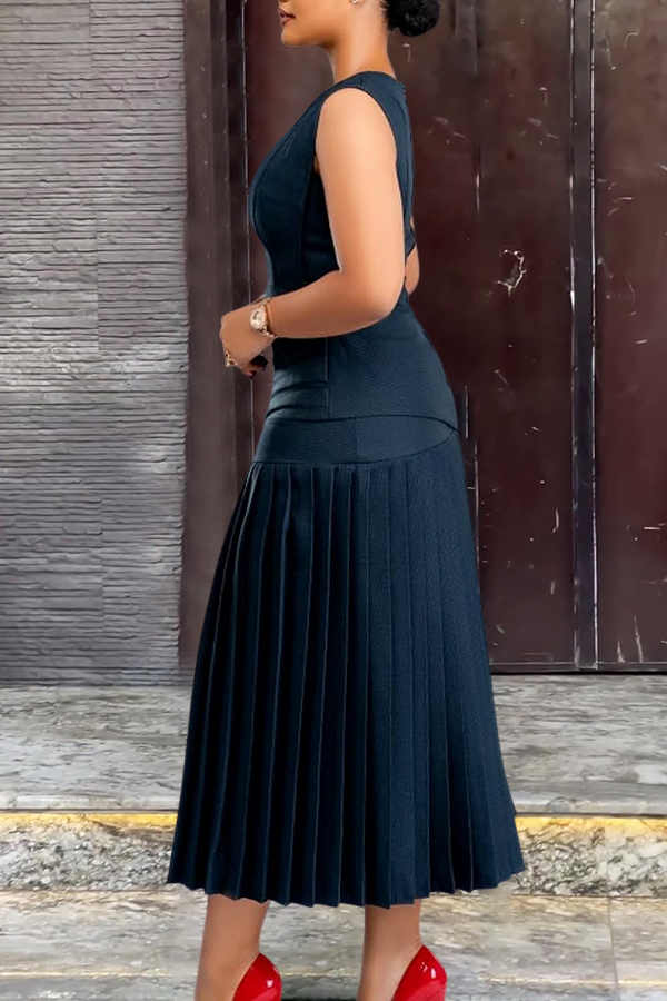 Elegant Round Neck Ruched Hem Midi Dress