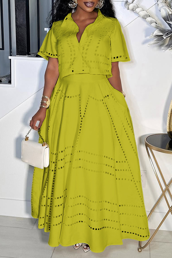 Stylish Burning Flower Craft Short Top & Skirt Set