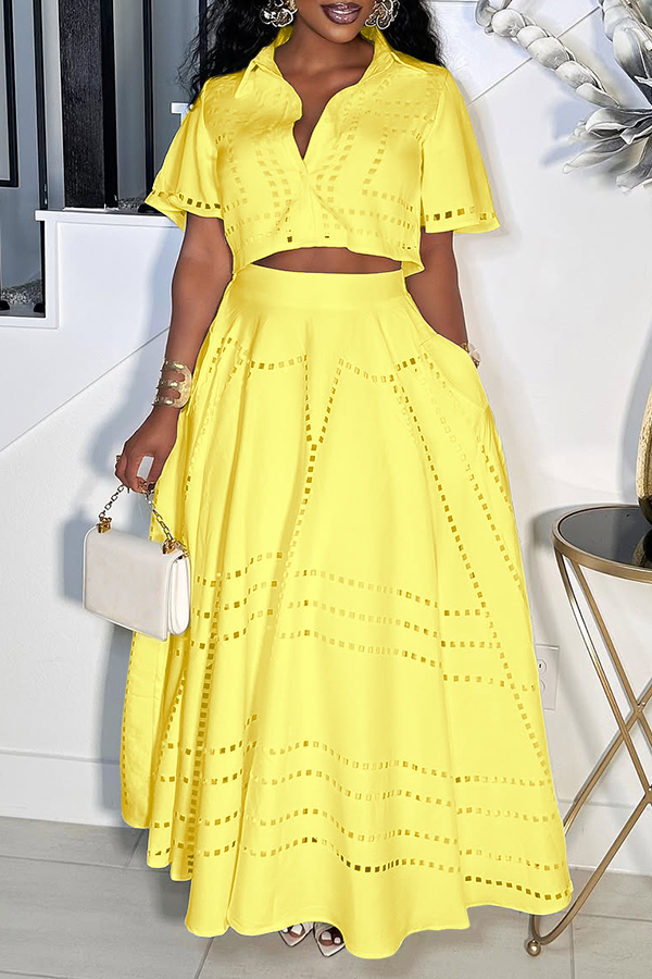 Stylish Burning Flower Craft Short Top & Skirt Set