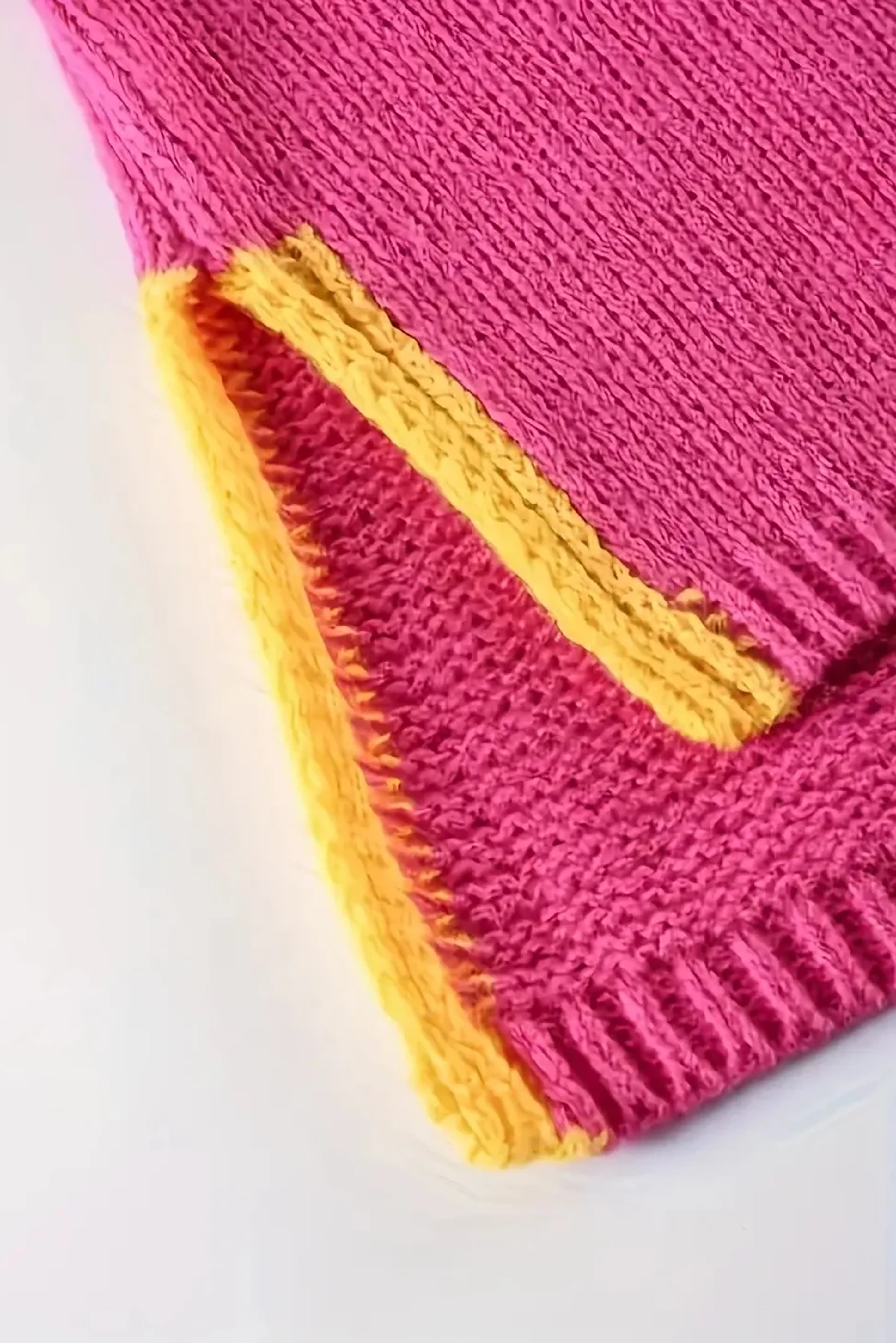 Casual Contrast Color Slit Sweater*