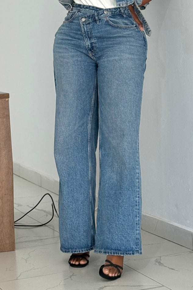 Fashionable Oblique Button Asymmetric Waist Jeans*