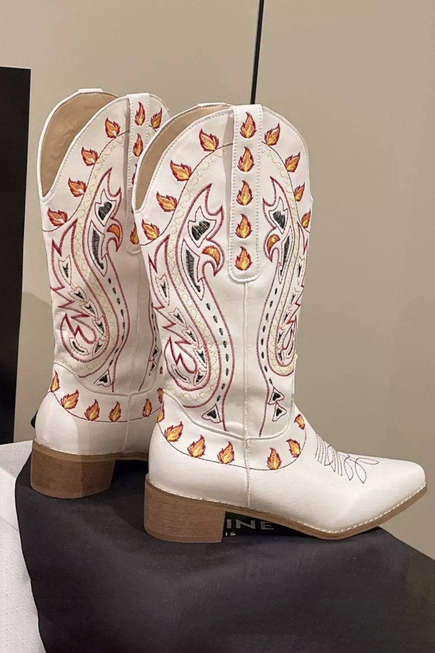 Western Style Flame Cashew Embroidered Martin Boots*