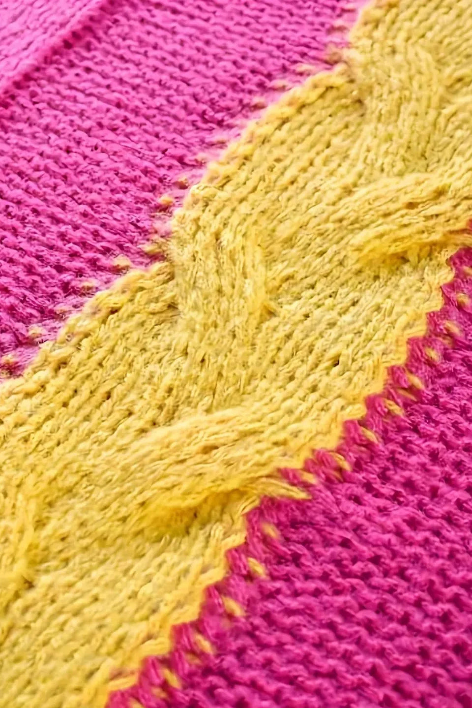 Casual Contrast Color Slit Sweater*