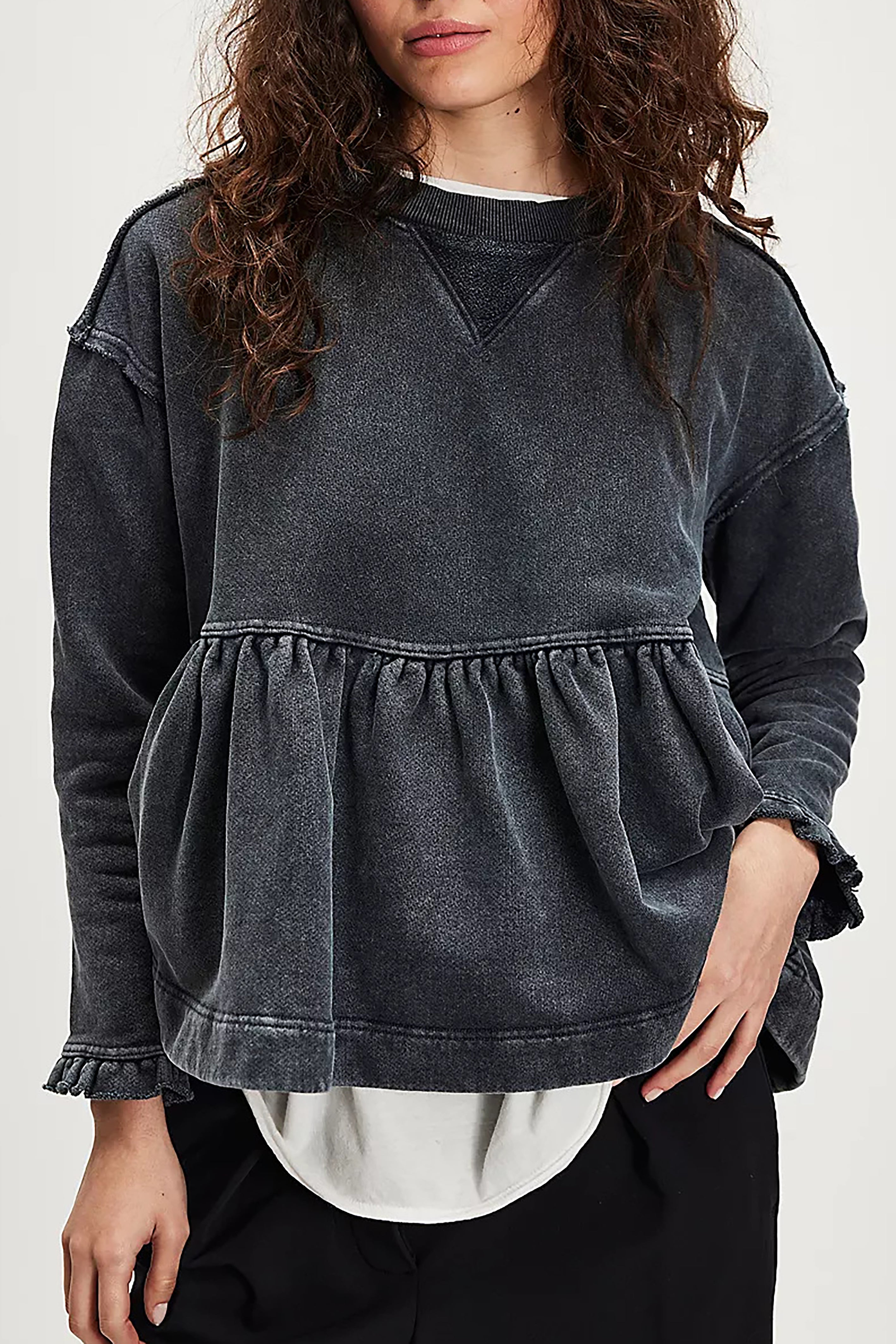 Casual Loose Distressed Ruffled Cuffs Sweatshirt*