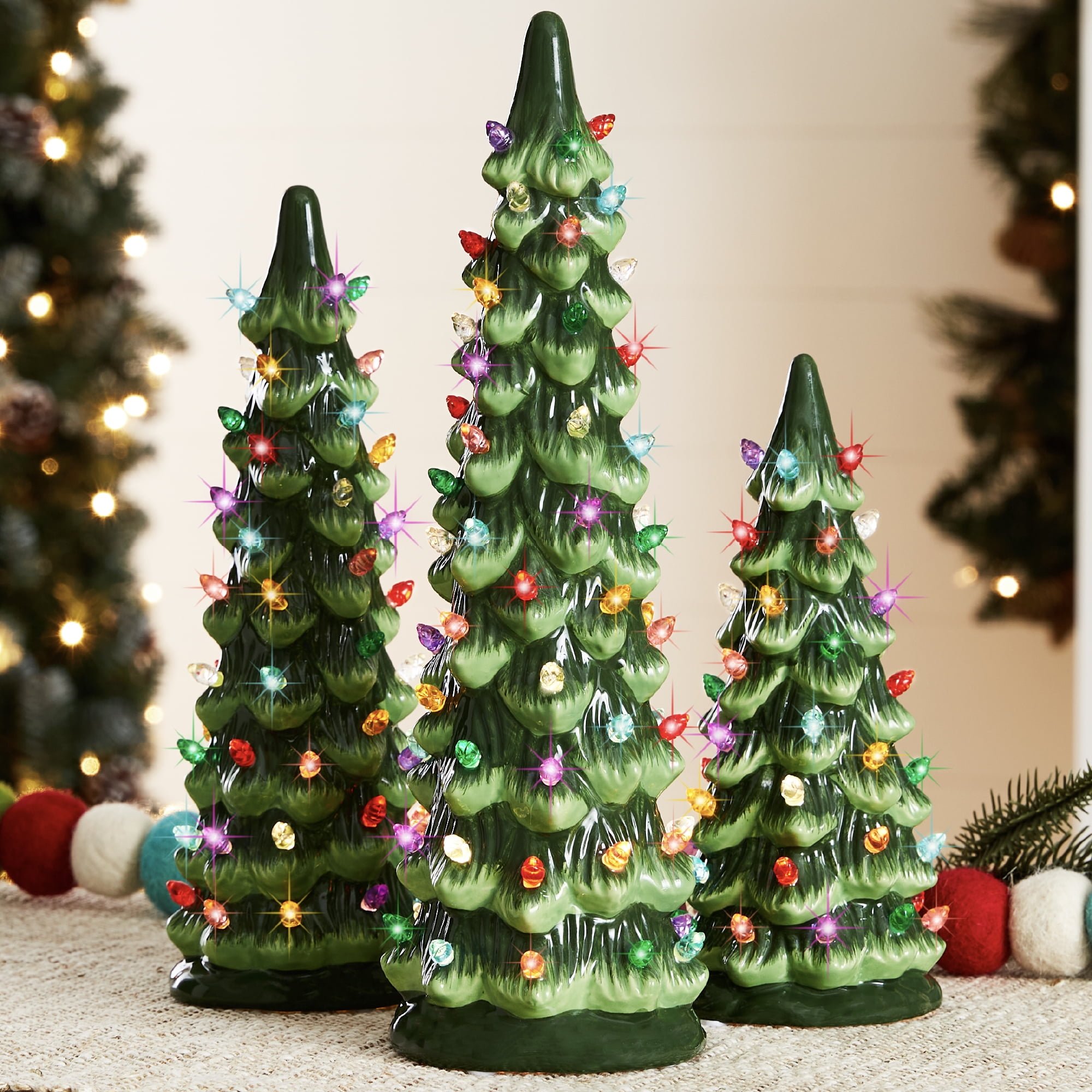 Hand-Painted resin Pre-Lit Christmas Tree with LED Lights🎄