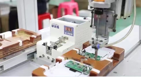 Hlasový glukometr Sinocare Safe AQ Voice, vysoce přesný glukometr