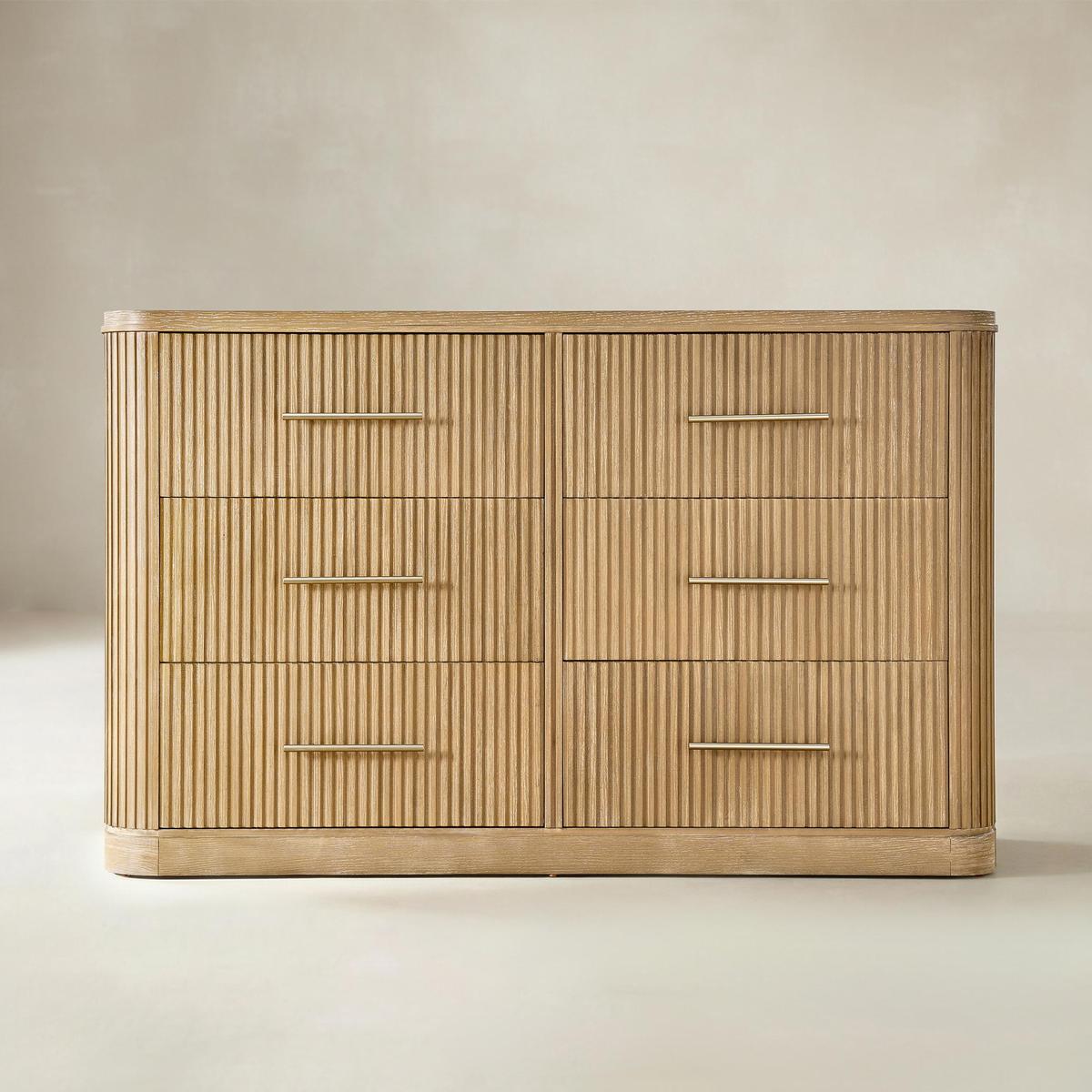 Verral Modern Solid Wood Fluted Dresser with 6 Drawers & Oak Texture