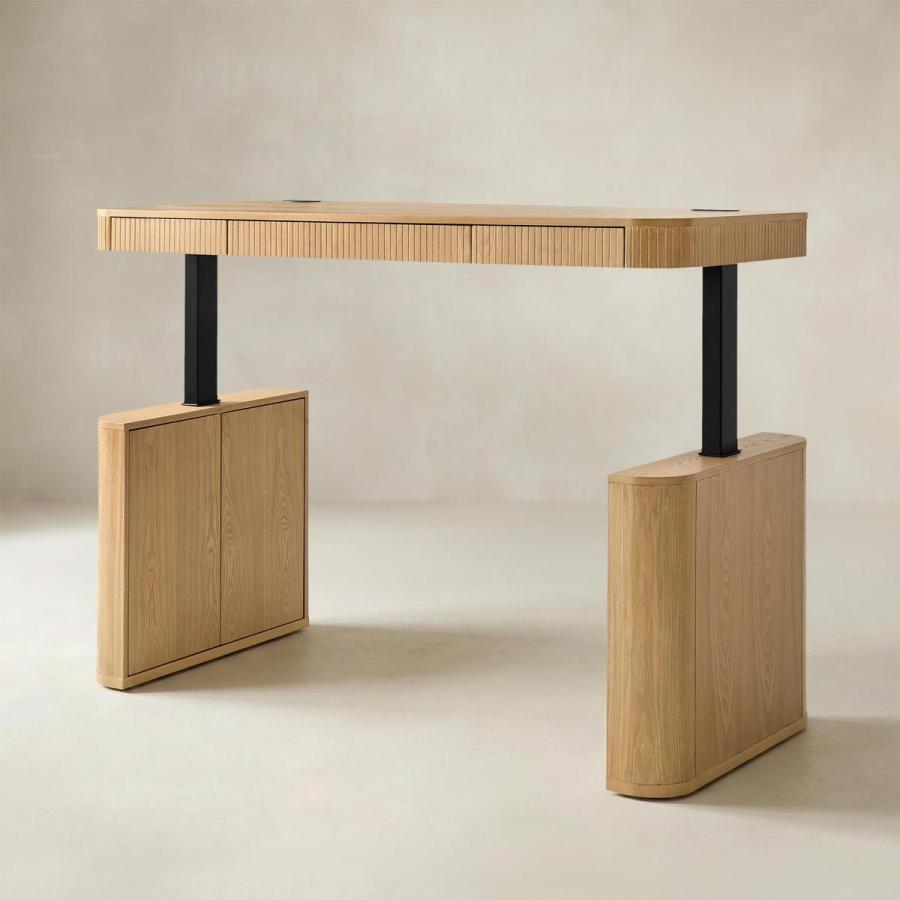 Modern adjustable desks 
