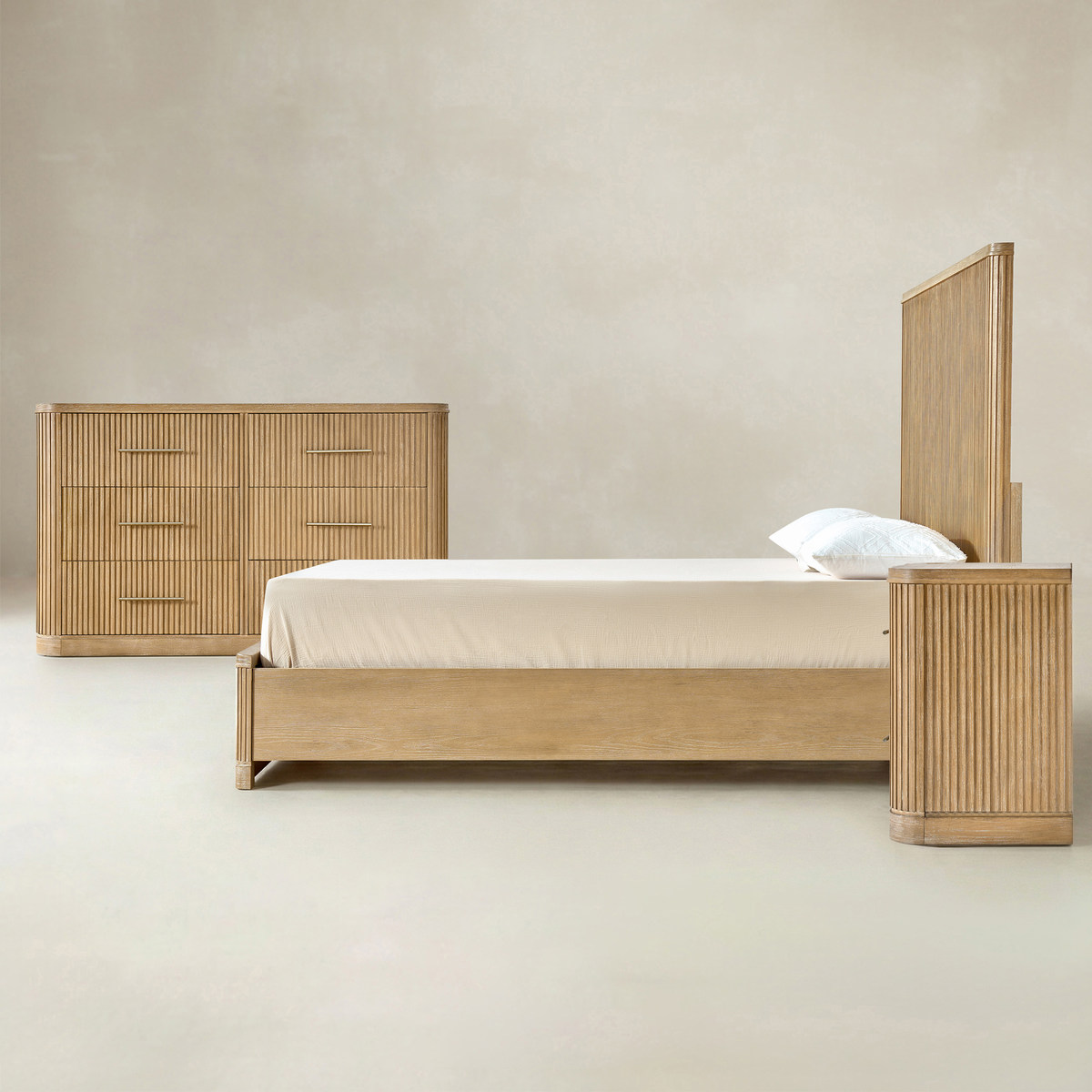 Verral Fluted Wood 4-piece Bedroom Set