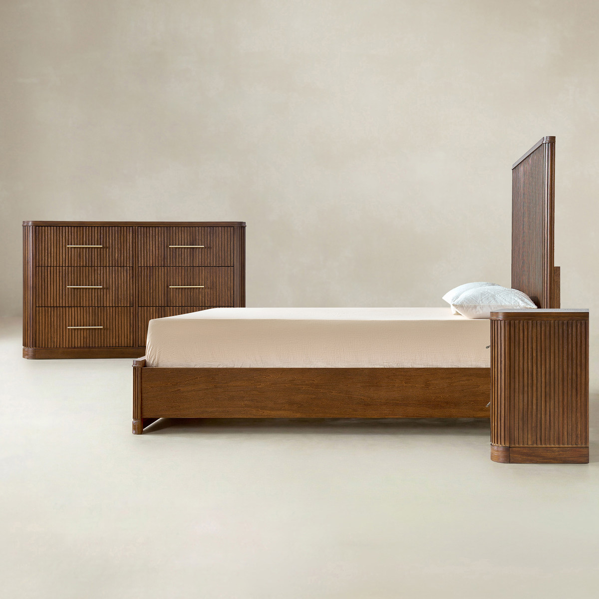 Verral Fluted Wood 4-piece Bedroom Set