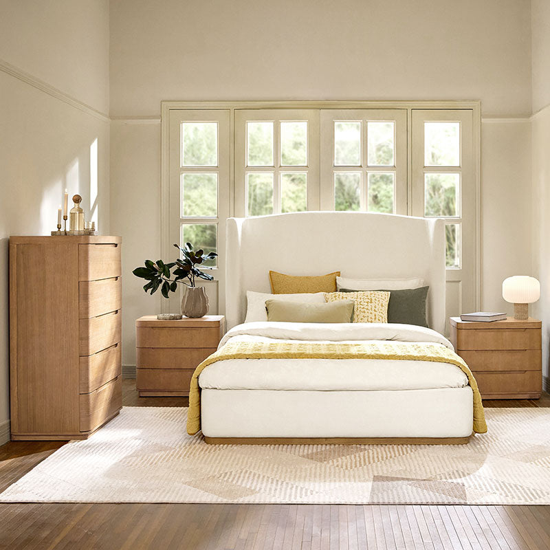 Ravona Modern 4-Piece Bedroom Bundle with chest