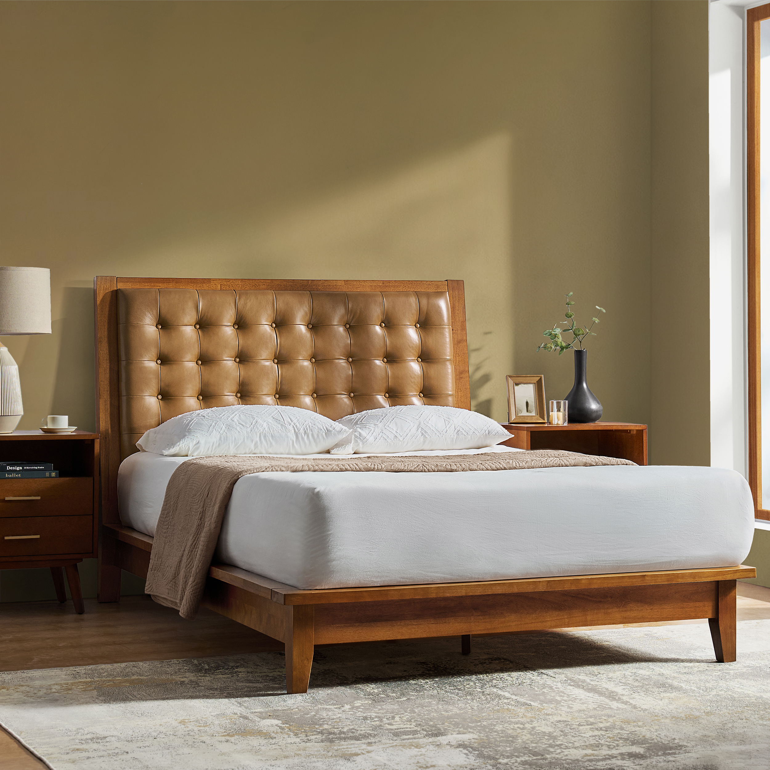 Herme Genuine Leather Solid Wood Platform Bed with Charging Ports