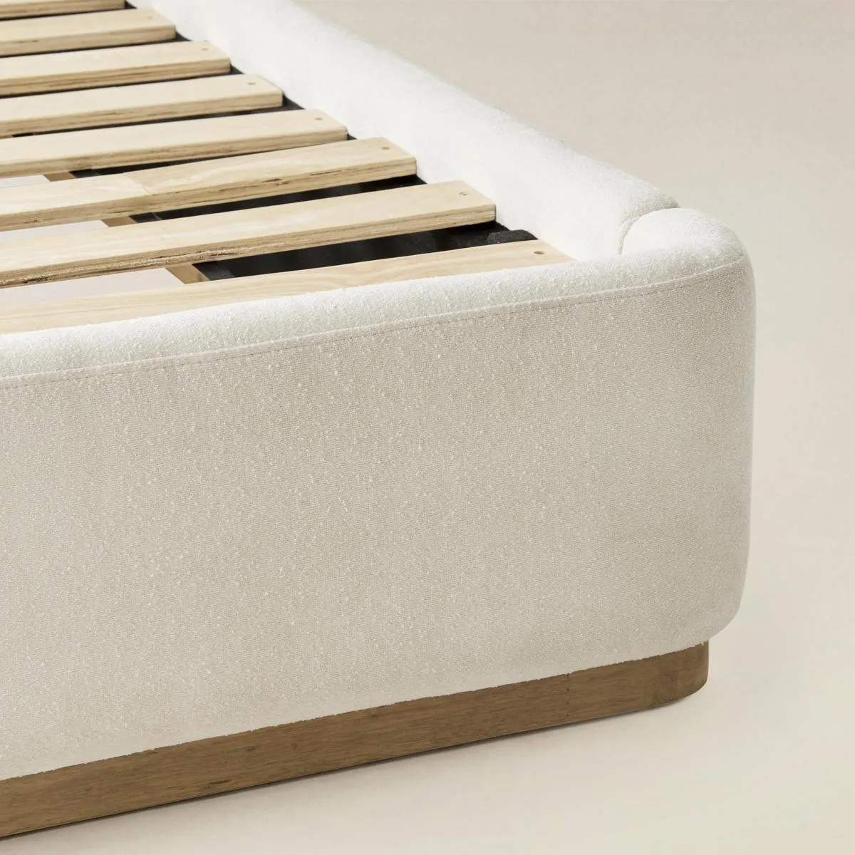 Ravona Modern Upholstered wingback Bed in Chenille