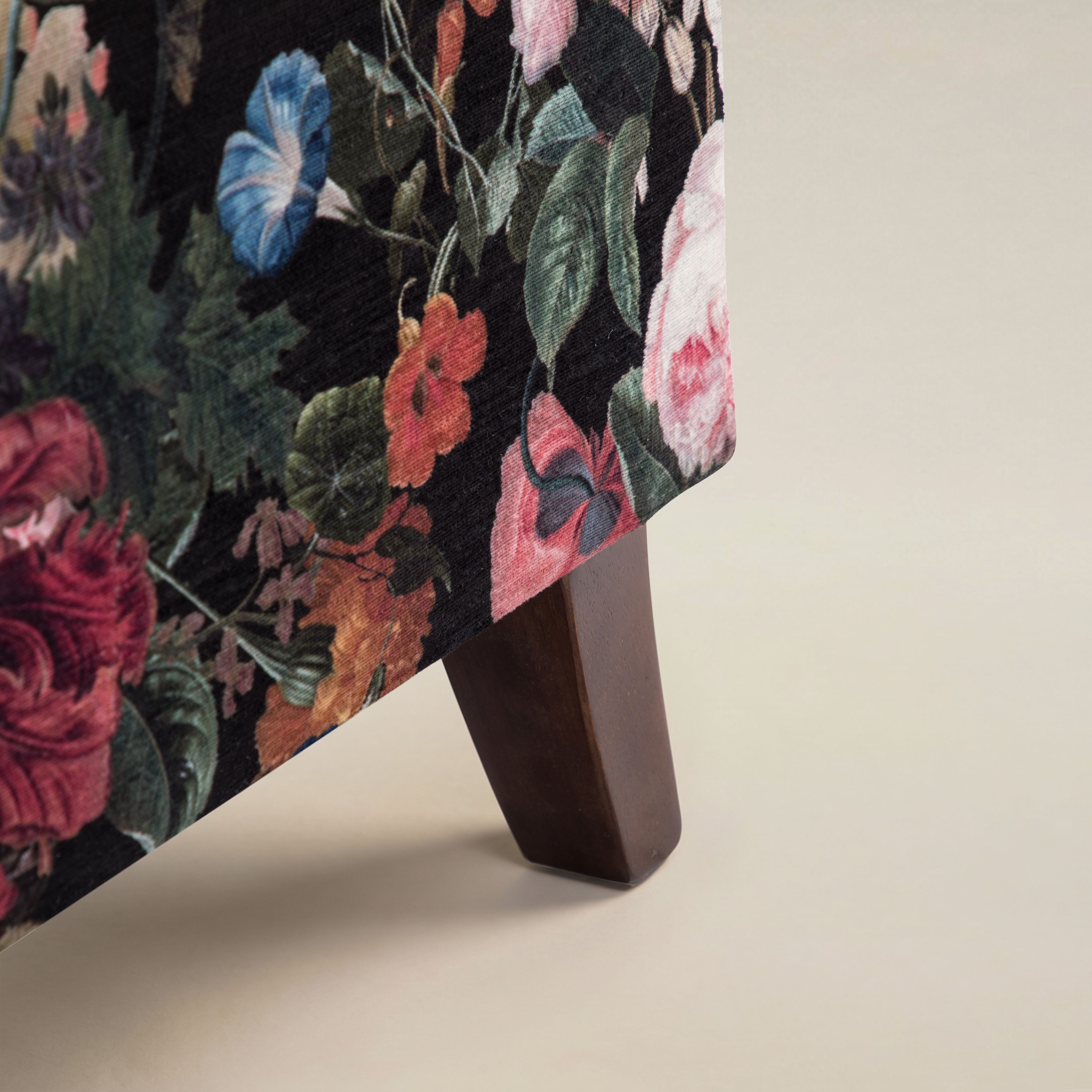 Artemisa Modern Floral Pattern Upholstered Armchair