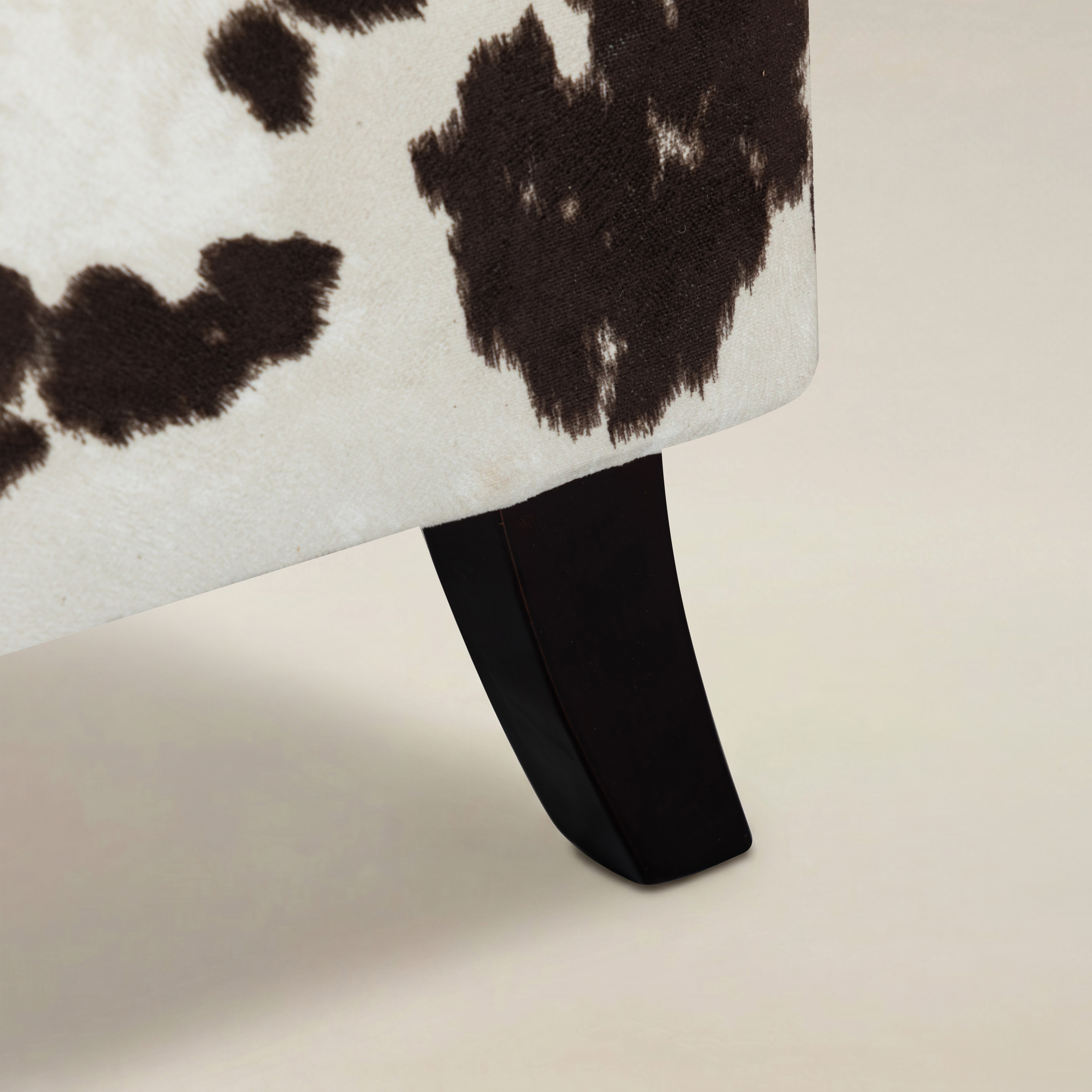 Artemisa Modern Floral Pattern Upholstered Armchair