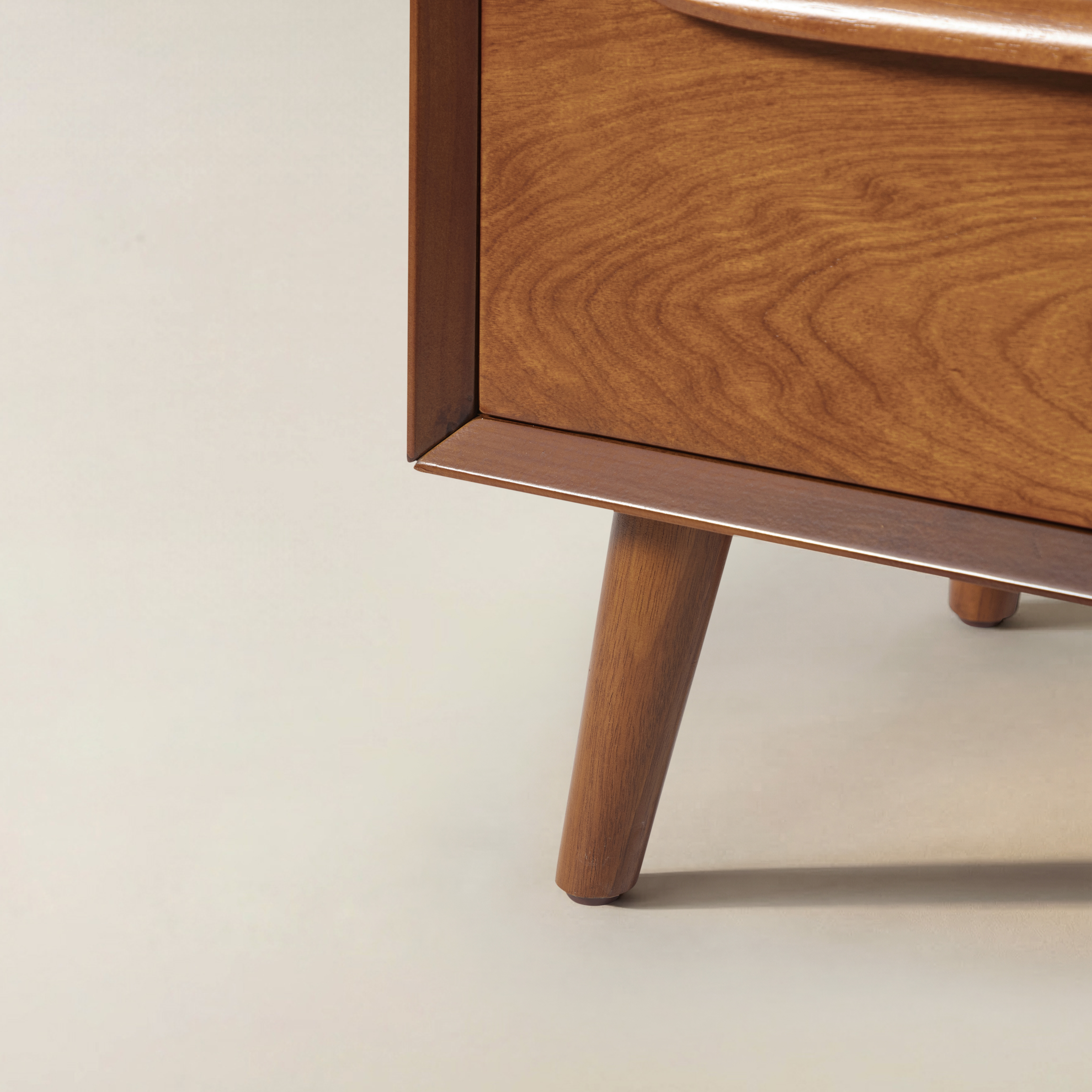 Giralda 2-Drawer Mid-century Modern End Table with Built-In Outlets(Optional Types)
