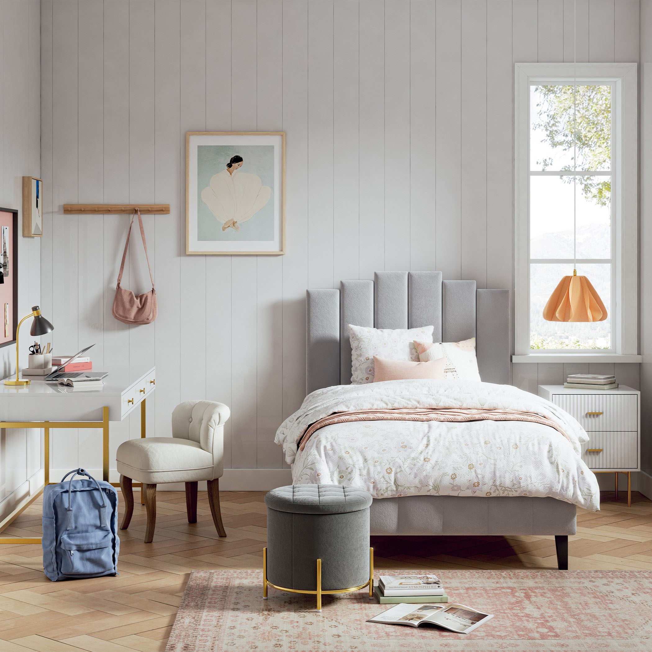 OTDT0247-GREY_VSS0292-IVORY_NSBSD0390-WHITE_DKHN0066-1_Bedroom_1_1_8846618e-9bb9-4462-8c3a-a7d8a75abcbb