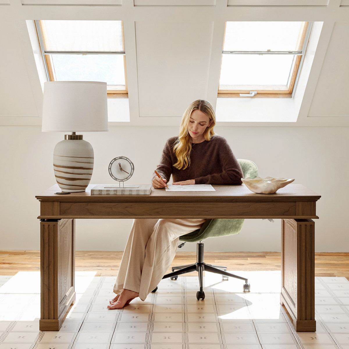 Julia Farmhouse  Electric Adjustable Standing Desk