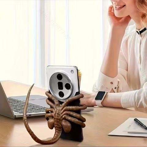 Aline Romulus Facehugger Phone Holder