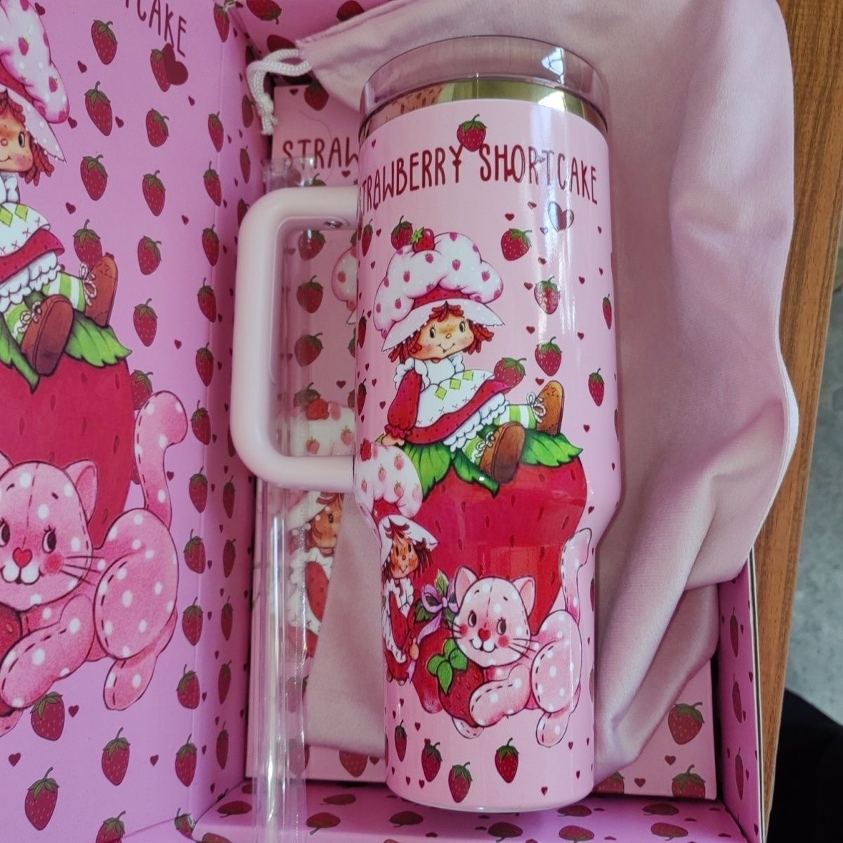Sweetheart Strawberry Ice Blast Cup Car Water Bottle
