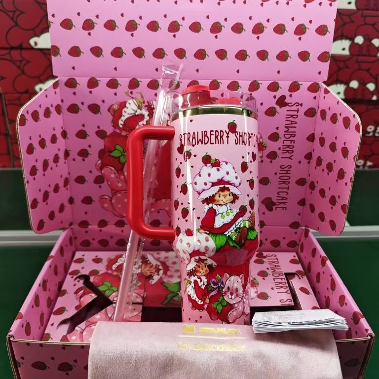 Sweetheart Strawberry Ice Blast Cup Car Water Bottle