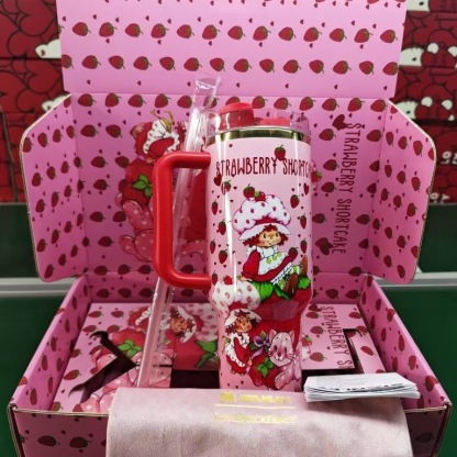Sweetheart Strawberry Ice Blast Cup Car Water Bottle