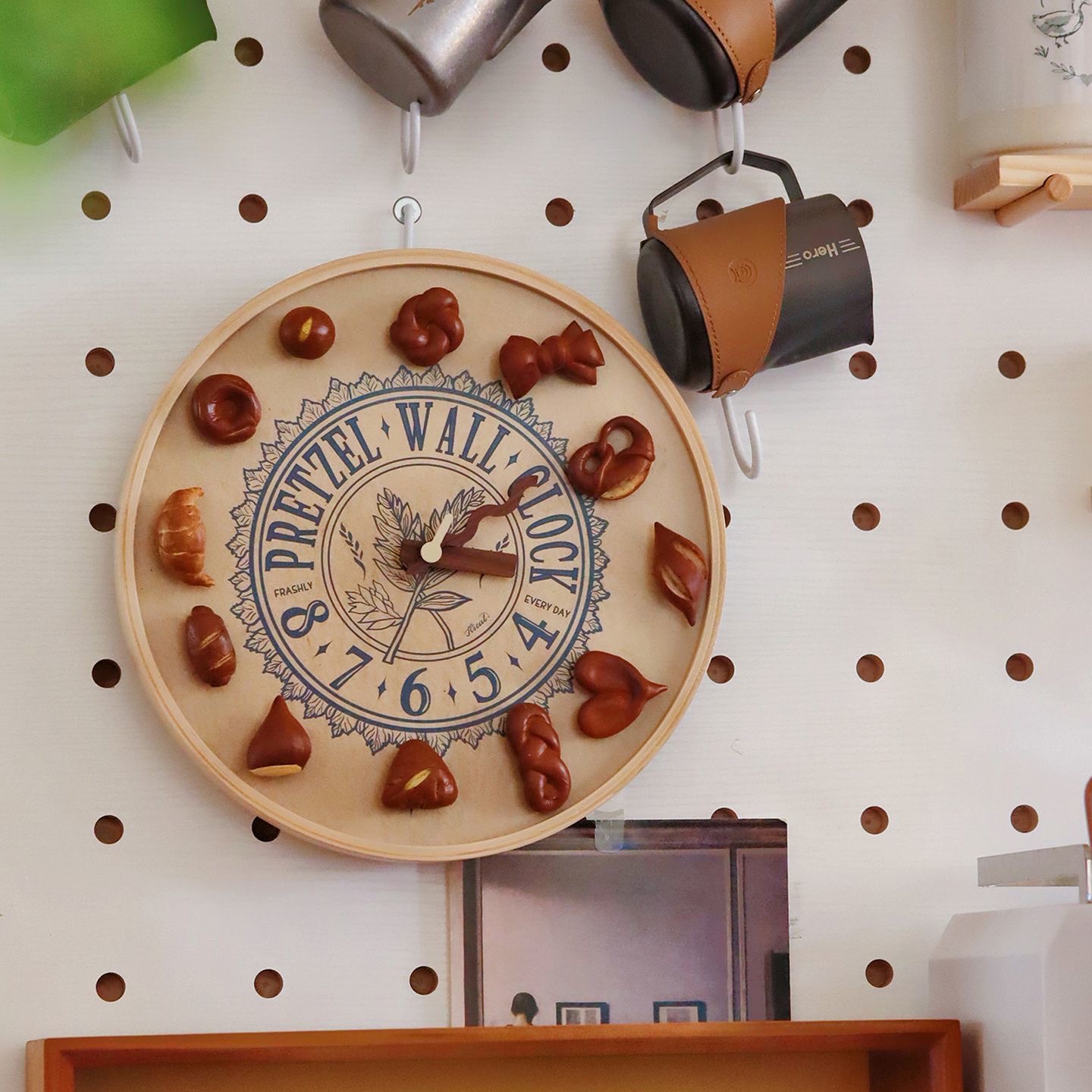 Christmas Holiday Clock with magnet charms