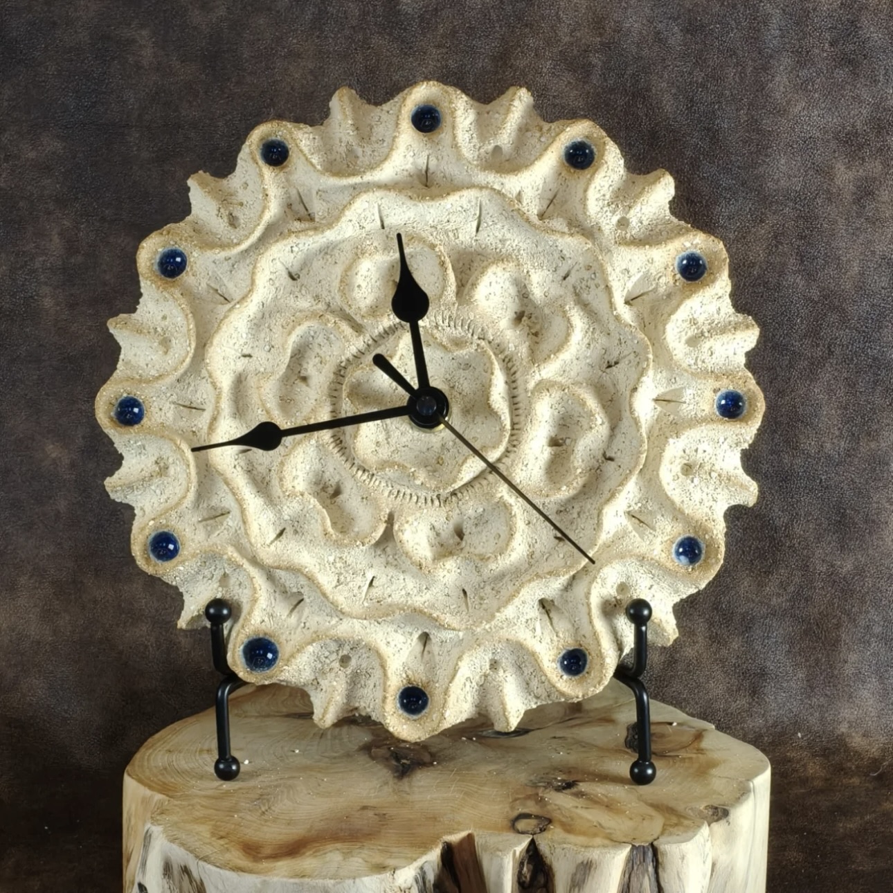 Hand-Molded Coarse-Grained Pottery Clock