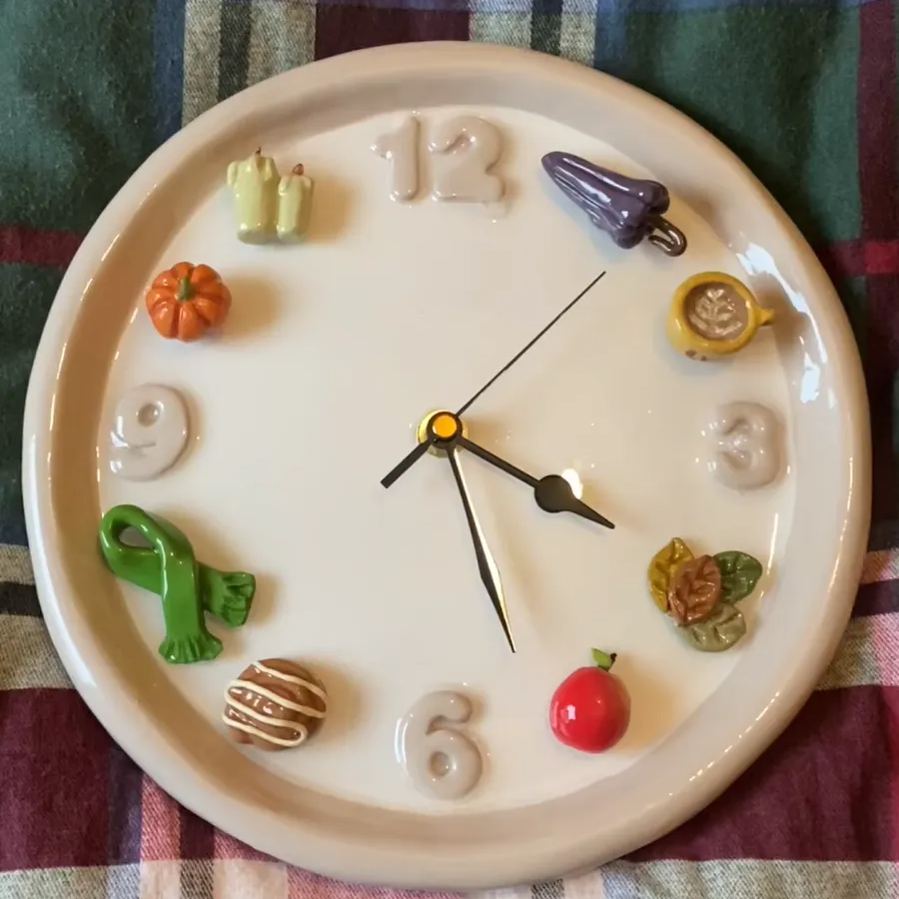 Christmas Holiday Clock with magnet charms
