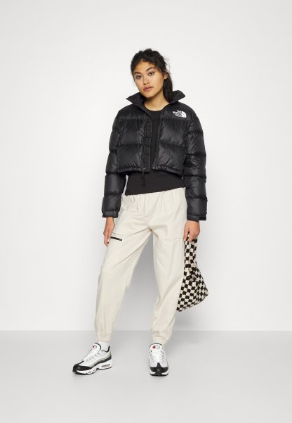 The Notthhrth Face NUPTSE SHORT JACKET