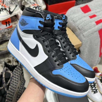 Air Jordan 1 Retro High OG UNC Toe