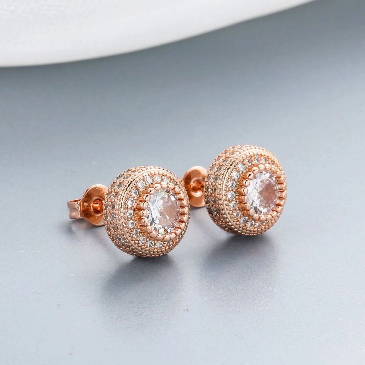 Round Bling Stud Earrings – S925 & VVS Synthetic Moissanite
