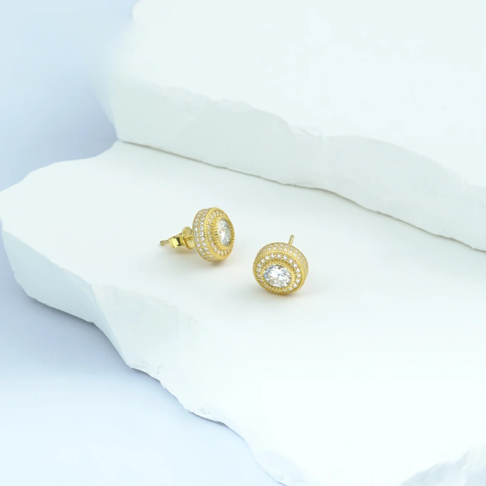 Round Bling Stud Earrings – S925 & VVS Synthetic Moissanite