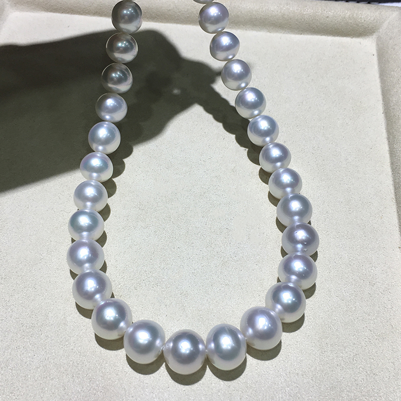 White Venus South Sea Pearl Necklace High-Luster- AAA QUALITY