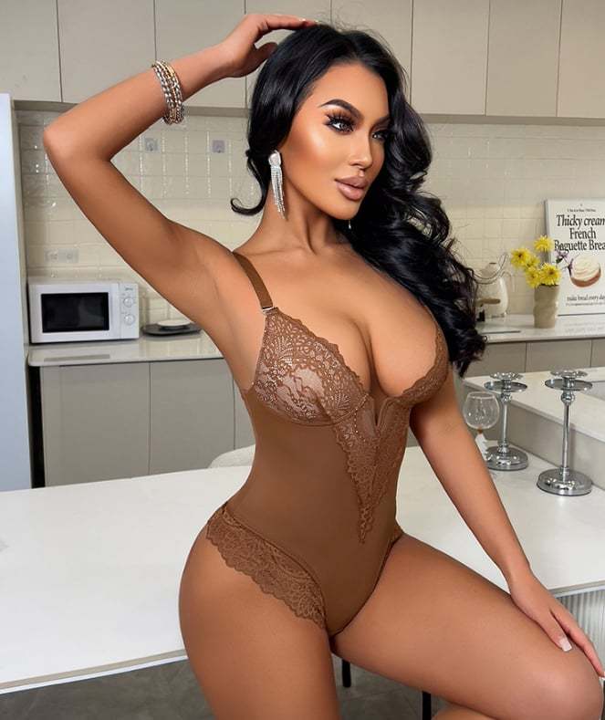 Sexy Lace Deep-V Neck Tummy Control Hip Lifting Bodysuit