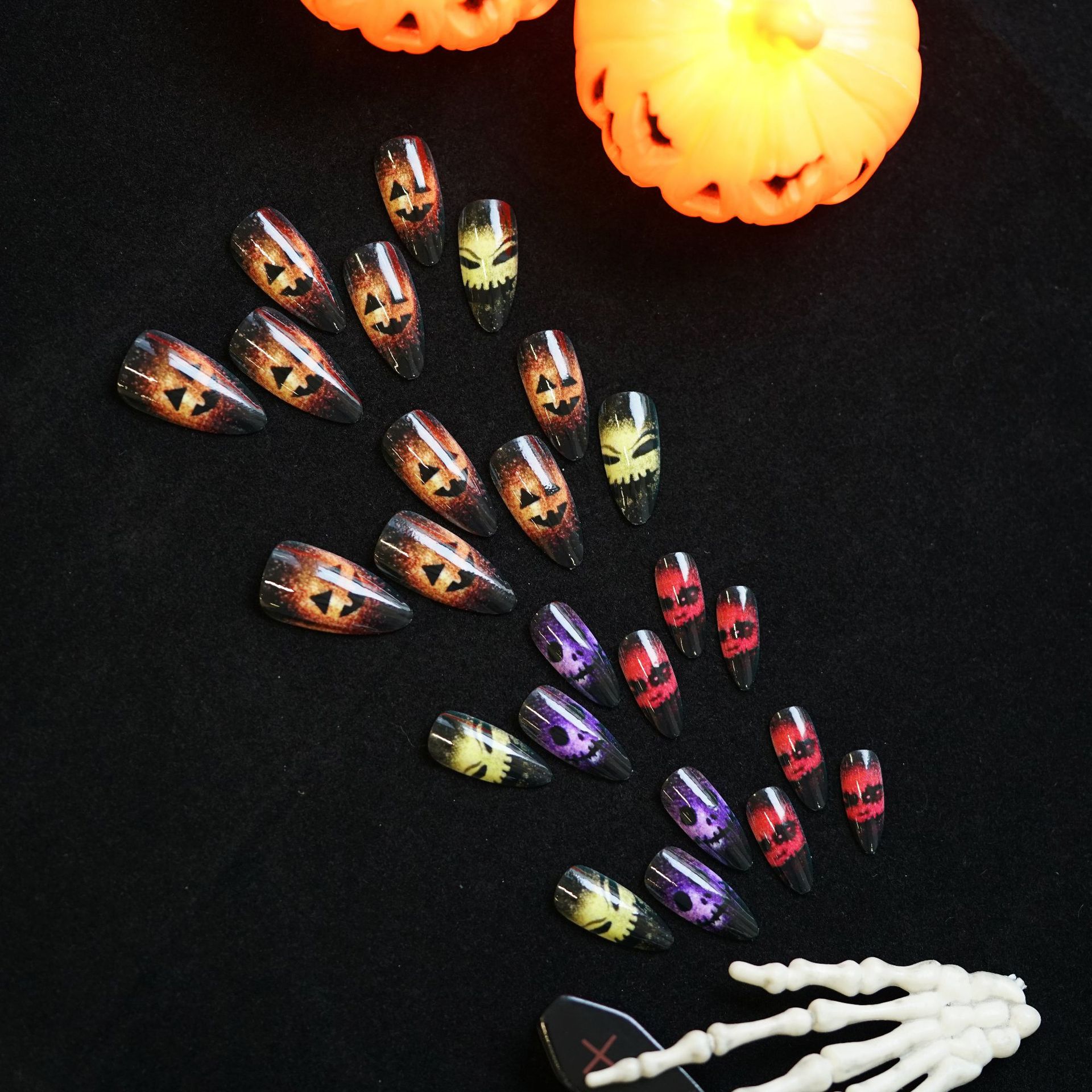 Halloween DIY Wearable Nails