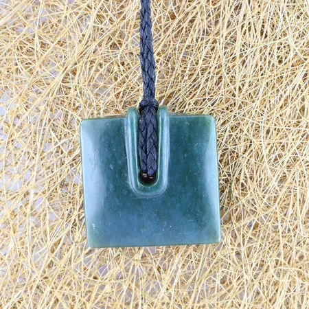 NH051 Nephrite Pendant Necklace