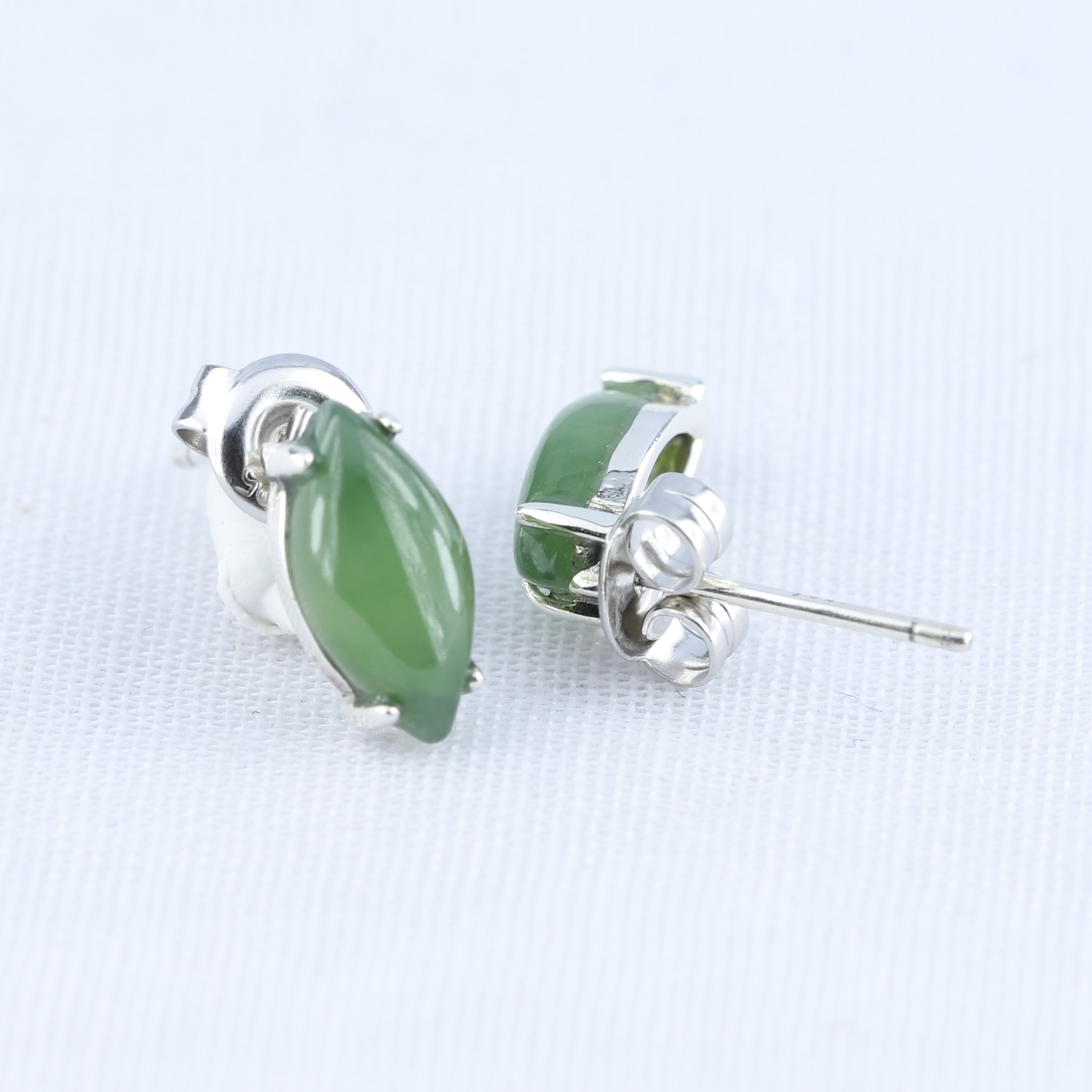 E10199 Nephrite Pendant