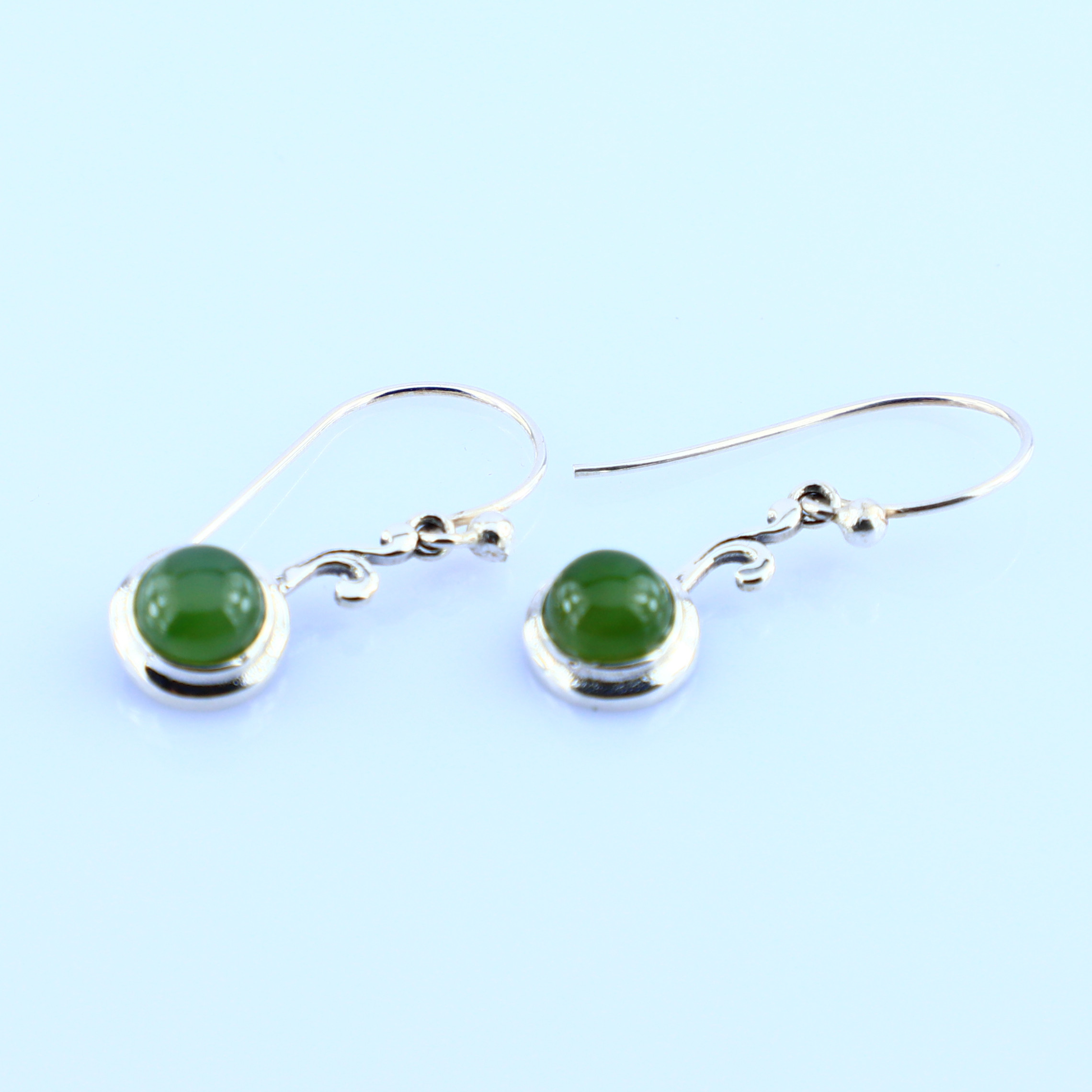E9927 Nephrite Pendant
