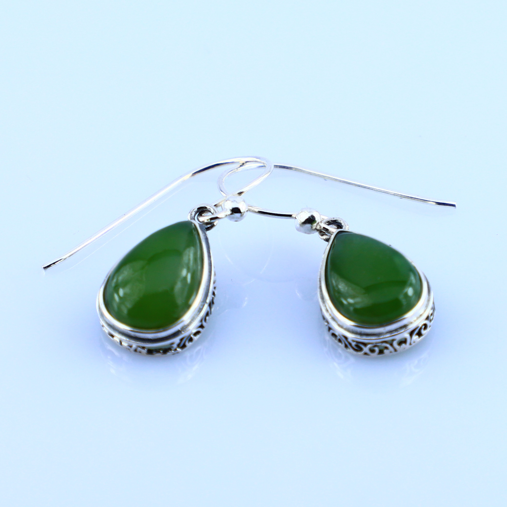 E10153 Nephrite Pendant