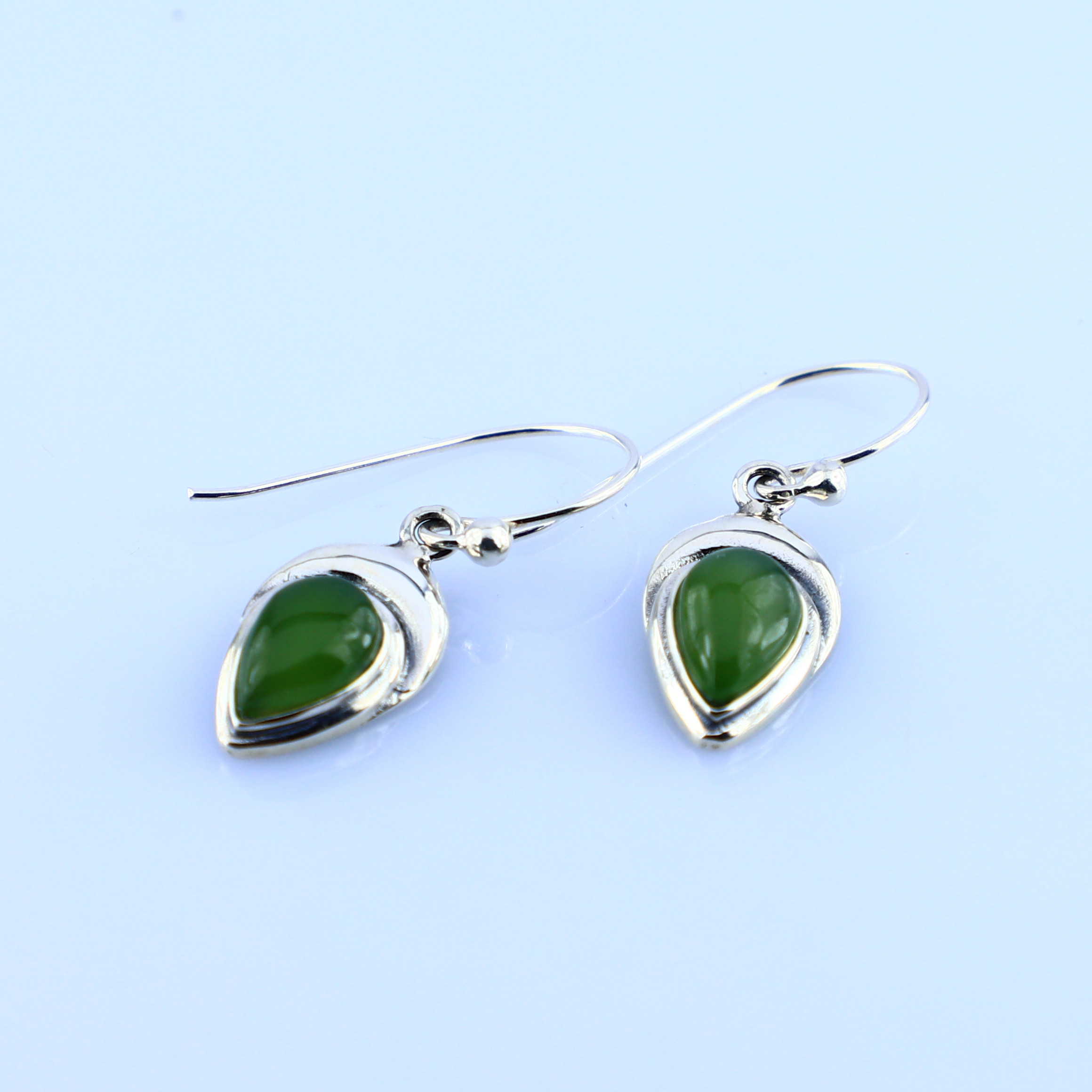 E9928 Nephrite Pendant