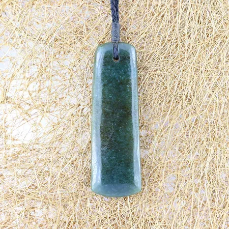 NH024 Nephrite Pendant Necklace