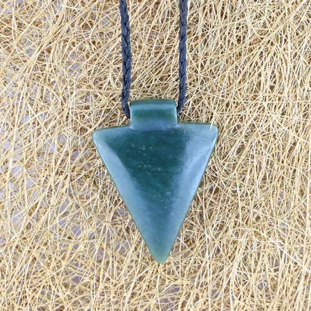 NH040 Nephrite Pendant Necklace