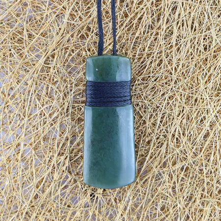NH027 Nephrite Pendant Necklace