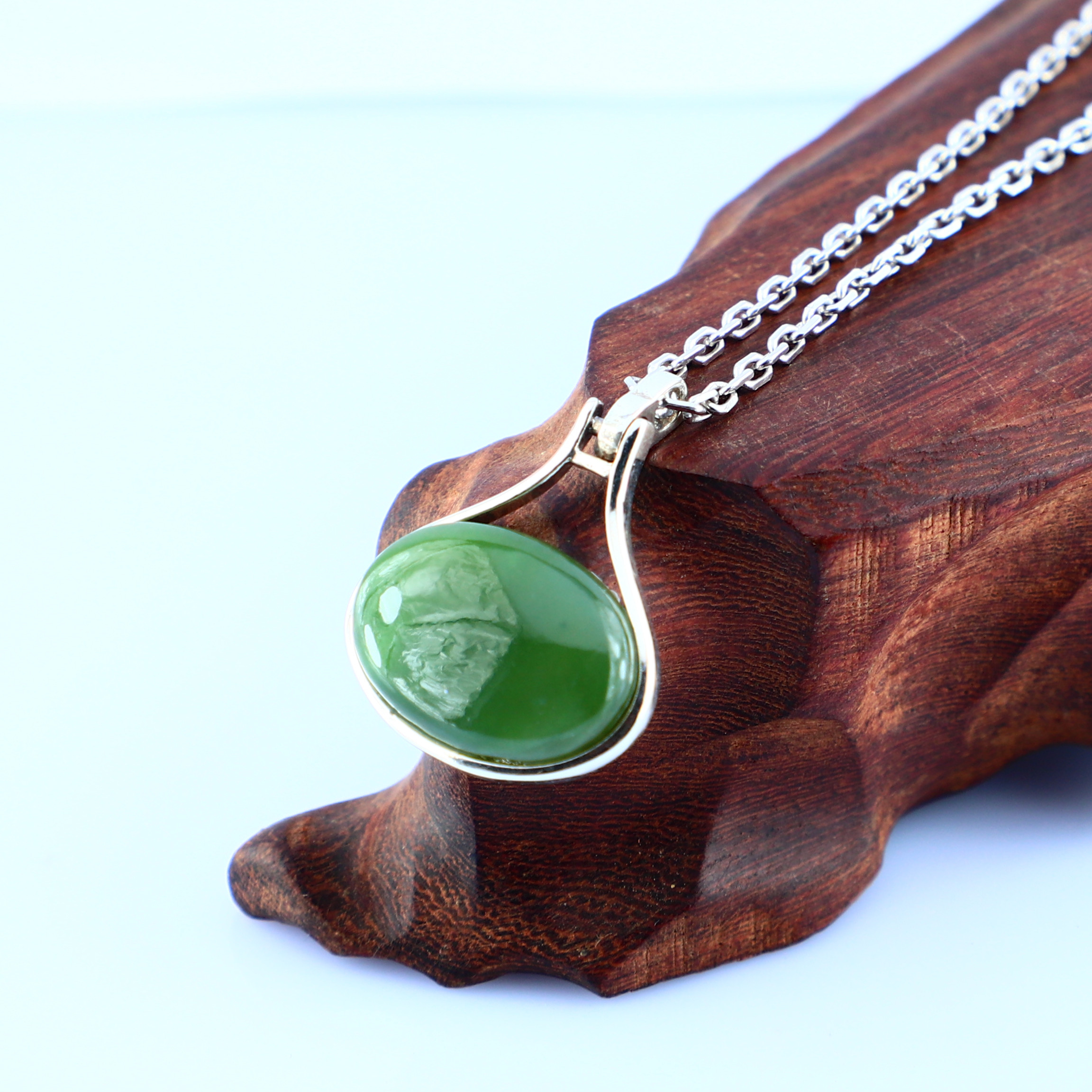 P10825 Nephrite Pendant
