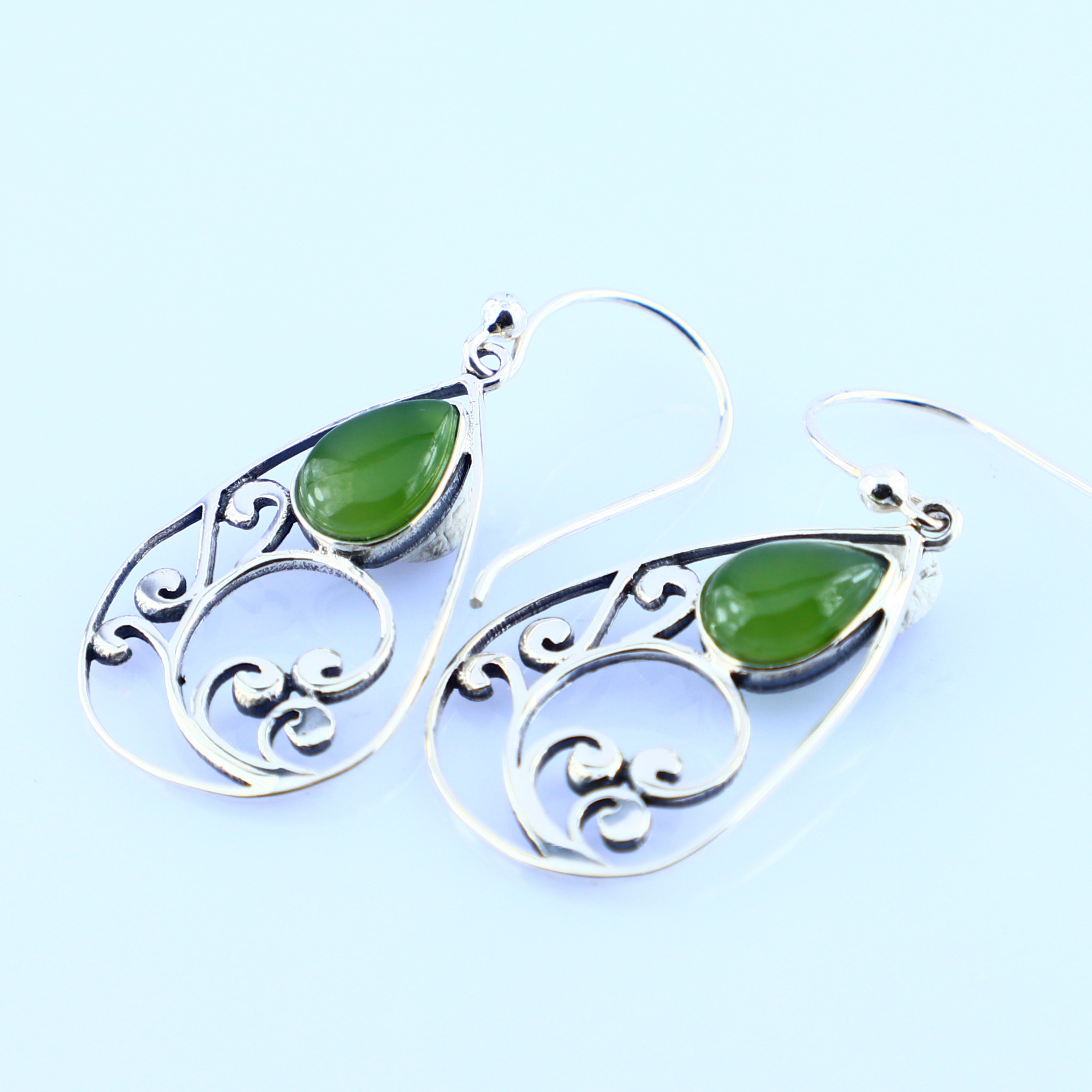 E9933 Nephrite Pendant 